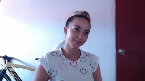     online show from August 17, 7:52 pm