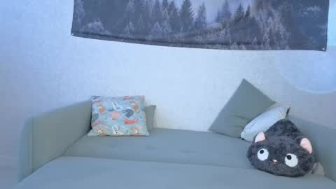 SolarAlice online show from June 6, 3:51 pm
