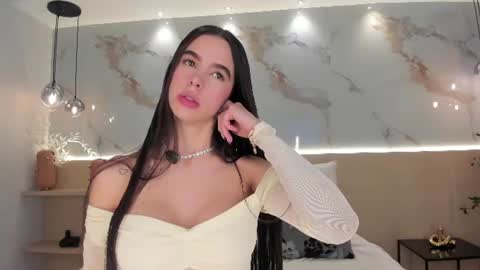 Sol Avelar online show from August 17, 10:37 pm