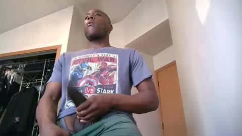 solidsnake992 online show from April 6, 3:38 pm