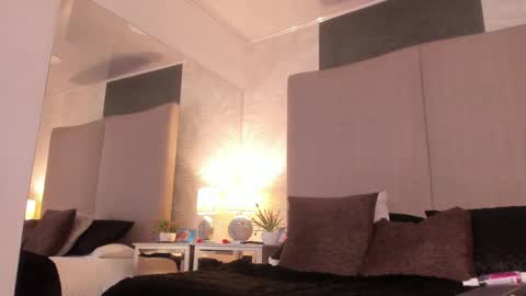 solimar__ online show from March 4, 6:48 pm