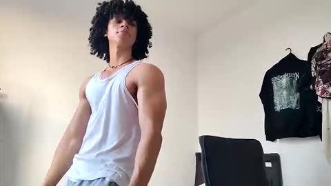 Hi Im Weller Check my Bio  online show from March 7, 10:39 pm