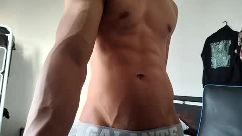 Hi Im Weller Check my Bio  online show from March 25, 10:27 pm
