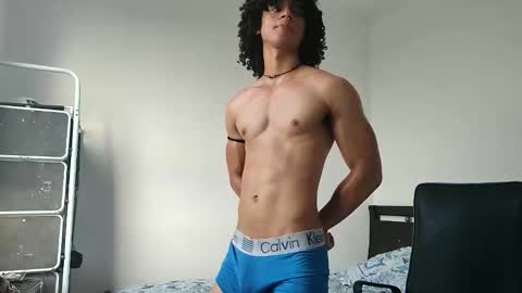 Hi Im Weller Check my Bio  online show from April 8, 10:07 pm