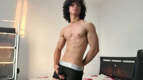 Hi Im Weller Check my Bio  online show from April 9, 10:58 pm