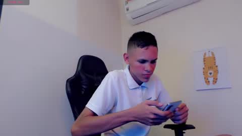 ESTEBAN online show from August 2, 11:33 pm