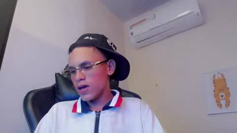 ESTEBAN online show from August 4, 4:09 am
