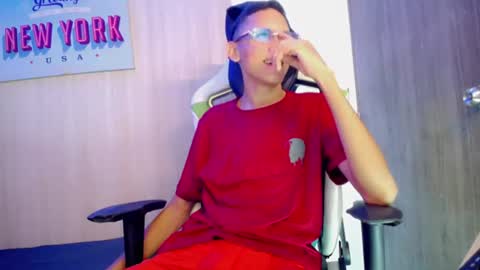 ESTEBAN online show from August 8, 10:15 am