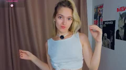 Mary online show from July 18, 8:21 pm