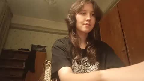Mia 3 online show from August 17, 5:51 pm
