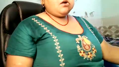 soni88888 online show from July 26, 2:44 pm