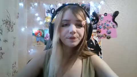 Mila online show from August 7, 4:07 pm