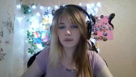Mila online show from August 9, 10:00 pm