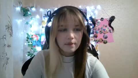 Mila online show from August 10, 6:31 pm