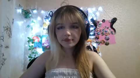 Mila online show from August 13, 8:34 pm