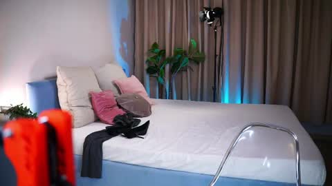 Sonya online show from August 7, 5:57 pm
