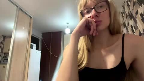 Alice online show from August 8, 9:15 pm