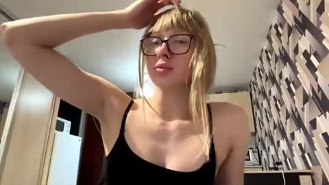 Alice online show from August 10, 7:04 pm