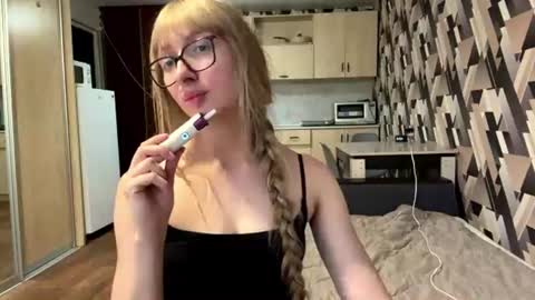 Alice online show from August 13, 3:48 pm