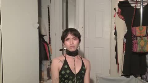 soophiebby online show from June 8, 2:17 am