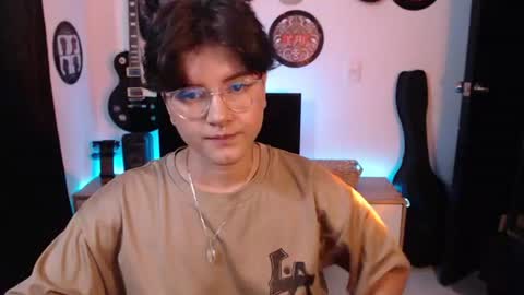 Sophie online show from August 12, 1:52 am