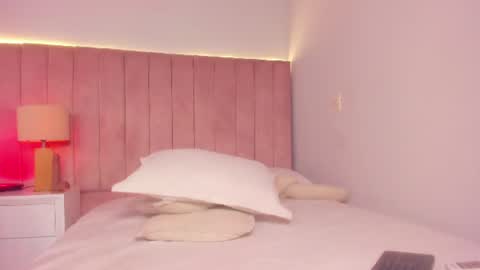 sophi_cooper29 online show from August 3, 11:56 pm