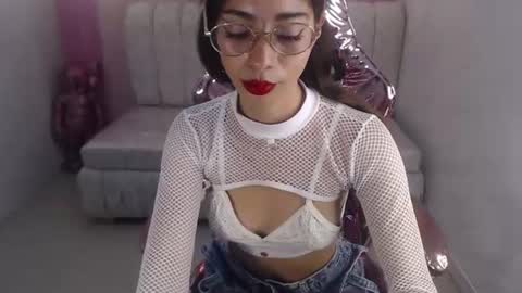 sophia__s online show from August 7, 3:12 pm