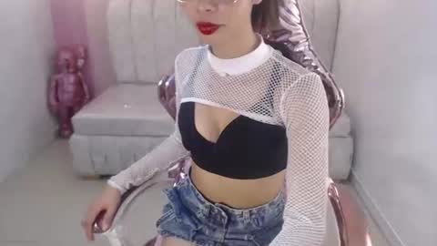 sophia__s online show from August 7, 4:18 pm