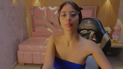 sophia__s online show from August 11, 1:40 am