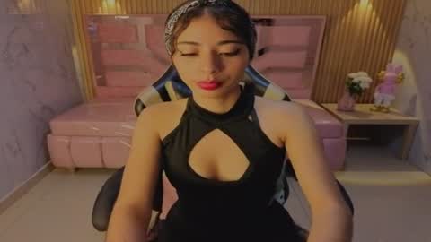 sophia__s online show from August 11, 10:45 pm