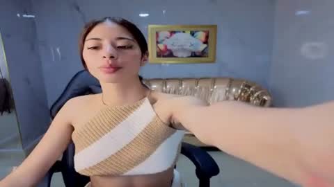 sophia__s online show from August 13, 4:21 pm