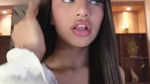 sophia_cambpell online show from July 23, 10:45 pm