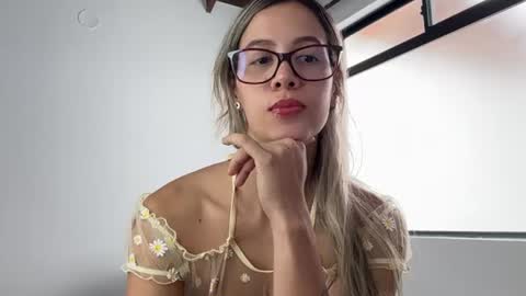 Sofia online show from August 4, 5:43 pm