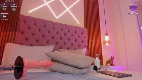 sophia_turneer online show from August 2, 9:49 am