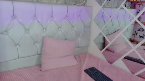 Sophie online show from August 5, 4:05 pm