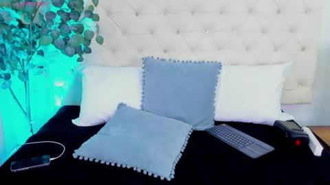 sophiaa_paris online show from August 9, 5:08 am