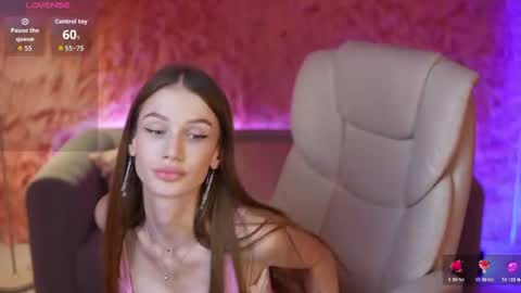 Sophia online show from August 1, 9:32 pm