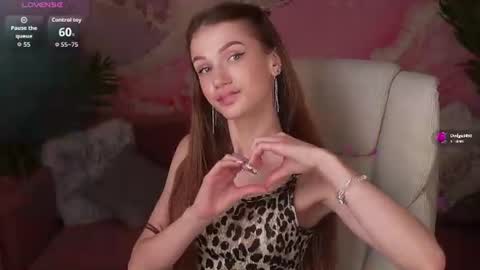 Sophia online show from August 9, 11:22 am
