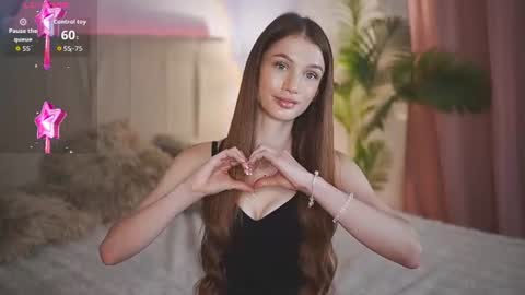 Sophia online show from August 16, 2:10 pm