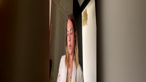 SophiaAt40 online show from July 1, 10:27 am