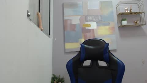 sophiabedford online show from July 18, 2:29 pm