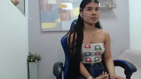 sophiabedford online show from July 21, 4:42 pm