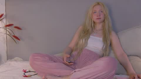 sophiaivy online show from August 13, 1:19 am