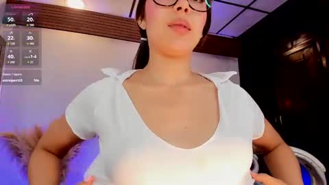 --Sophi-- online show from August 4, 5:54 pm