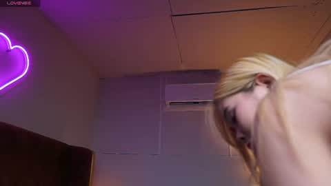 Sophia online show from August 8, 1:49 am