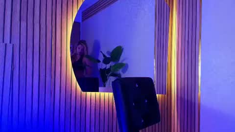  SOPHIE JANNER online show from August 1, 7:09 pm