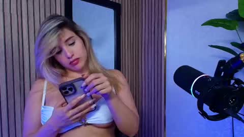  SOPHIE JANNER online show from August 27, 10:29 pm