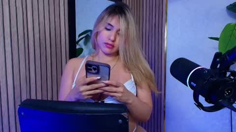  SOPHIE JANNER online show from August 27, 11:35 pm