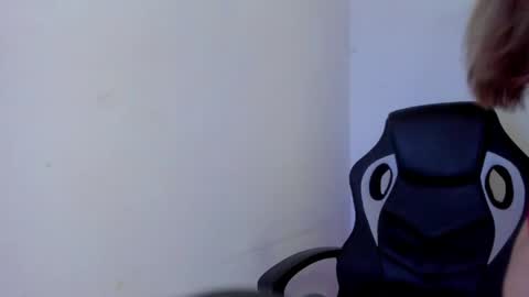 sophie_spencer1 online show from April 30, 3:53 am