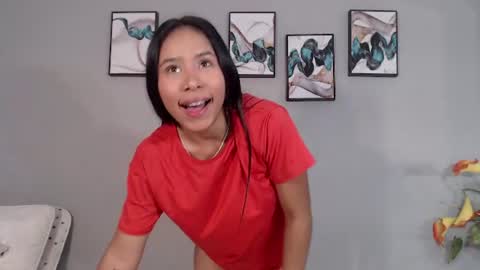 sophie_w1 online show from August 13, 12:08 pm